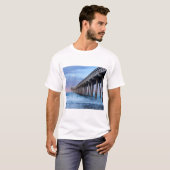 カリフォルニアの桟橋に満月 Tシャツ (正面フル)