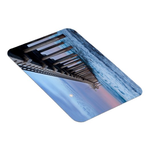 カリフォルニアの桟橋の上の満月 マグネット (右側)