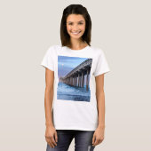 カリフォルニアの桟橋の上の満月 Tシャツ (正面フル)