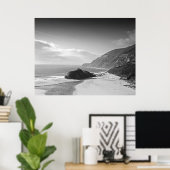 カリフォルニアの海岸線の黒と白の写真 ポスター (ホームオフィス)