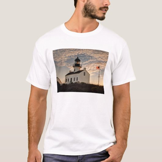 カリフォルニアの灯台と夕焼け Tシャツ (正面)