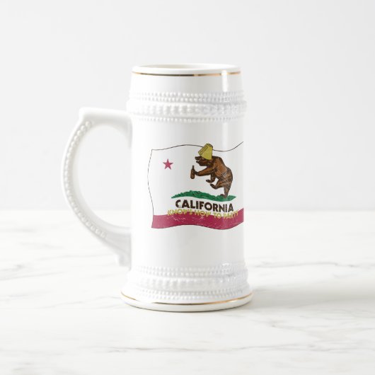 カリフォルニアはステインをパーティを楽しむ方法を知っています ビールジョッキ (左)