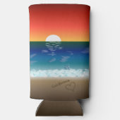カリフォルニアサンセット |ビーチ砂ハート スリム缶クーラー (裏面)
