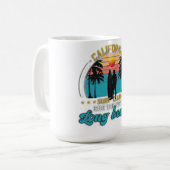 カリフォルニアサーフクラブロングビーチサンセットTシャツ – R コーヒーマグカップ (正面左)
