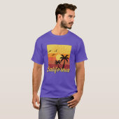 カリフォルニアデザイン – ベーシックDark Tシャツ (正面フル)