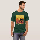 カリフォルニアデザイン – ベーシックDark Tシャツ (正面フル)