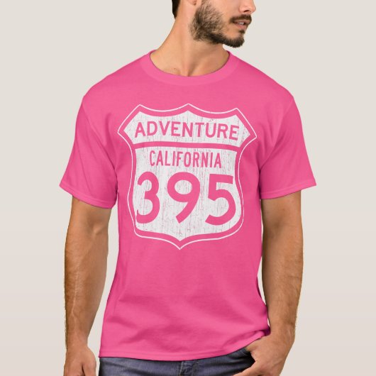 カリフォルニアハイウェイ395 – ハイキング魚釣り登山A Tシャツ (正面)