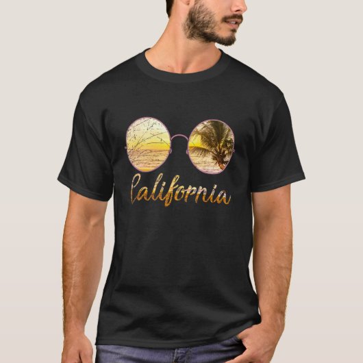 カリフォルニアビーチサマーカサングラスサンセットカリ Tシャツ (正面)