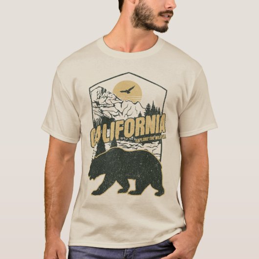 カリフォルニアベアアウトドアウィルダネスキャンピングハイキング Tシャツ (正面)