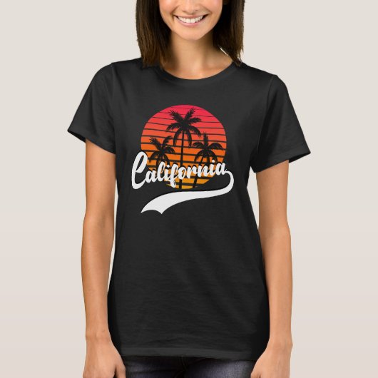 カリフォルニアレトロサンセットウィメンズTシャツ Tシャツ (正面)