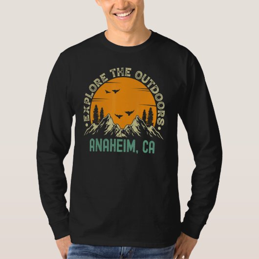 カリフォルニア州アナハイム アウトドアを楽しもう Tシャツ (正面)