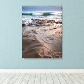 カリフォルニア州カリフォルニア州ビーチで波打ち キャンバスプリント (インサイチュ (ウッドフロア))