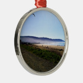 カリフォルニア州クレセントシティビーチのゴージャスな日 メタルオーナメント (右)