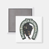 カリフォルニア州サクラメントにあるバッファロー・ブルーイング・カンパニー マグネット (正面/裏面)