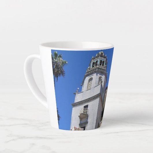 カリフォルニア州サンシメオンのハースト城 カフェラテマグ (左アングル)