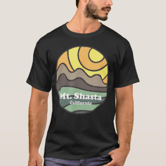 カリフォルニア州シャスタ山の山々 休暇 Tシャツ