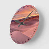 カリフォルニア州デスバレーのピンク砂丘 ラウンド壁時計 (傾斜)