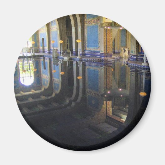 カリフォルニア州ハースト城のローマンプール マグネット (正面)