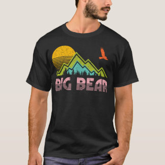 カリフォルニア州ビッグベアレイクのレトロな雰囲気 Tシャツ