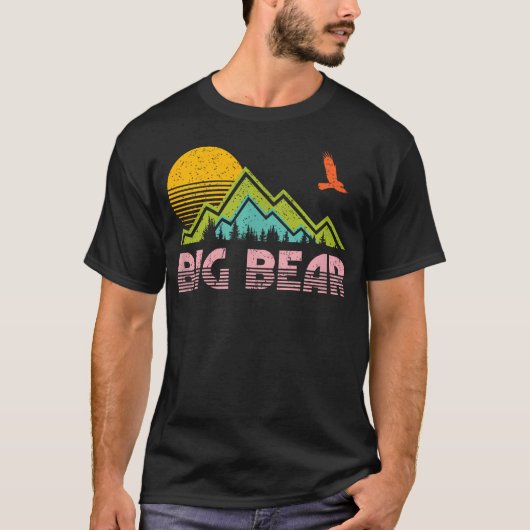 カリフォルニア州ビッグベアレイクのレトロな雰囲気 Tシャツ (正面)