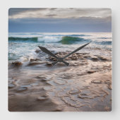 カリフォルニア州ビーチでの波の砕波 スクエア壁時計 (正面)