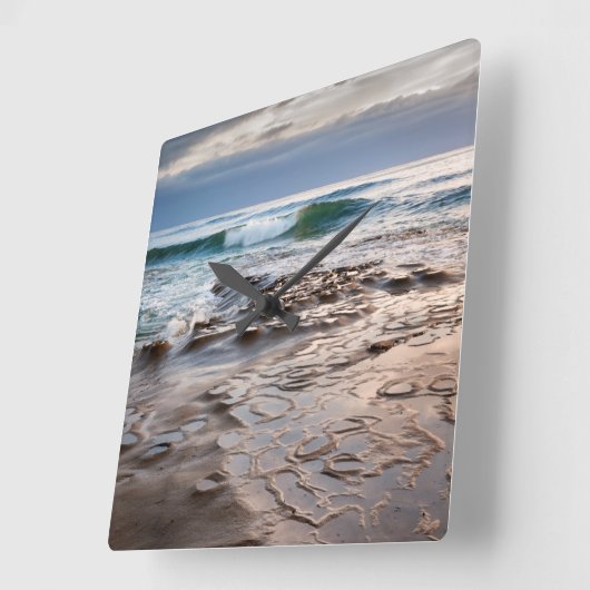 カリフォルニア州ビーチでの波の砕波 スクエア壁時計 (傾斜)