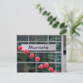 カリフォルニア州ムリエタ、自動車販売店での気球 ポストカード (スタンド正面)