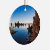 カリフォルニア州モノ湖のサンライズ セラミックオーナメント (右)