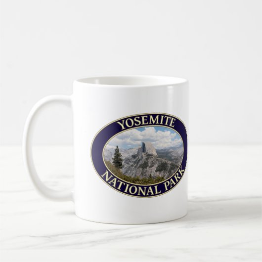 カリフォルニア州ヨセミテ国立公園ハーフドーム コーヒーマグカップ (左)