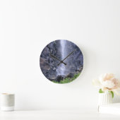 カリフォルニア州ヨセミテ、ブリドル滝ズの底部 ラウンド壁時計 (ホーム)