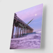 カリフォルニア州埠頭上の紫の夜明け スクエア壁時計 (傾斜)