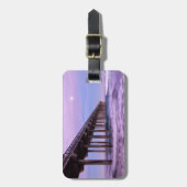 カリフォルニア州埠頭上の紫の夜明け ラゲッジタグ (正面縦)