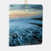 カリフォルニア州夕暮れの青い海の岬 セラミックオーナメント (右)