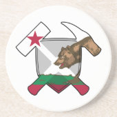 カリフォルニア州旗と地質学者のロックハンマーのロゴ コースター (正面)