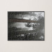 カリフォルニア州霧の中の巨大なセコイアの木 ジグソーパズル (横)