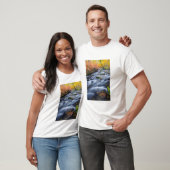 カリフォルニア州 ランディクリーク沿い 紅葉 Tシャツ (ユニセックス)