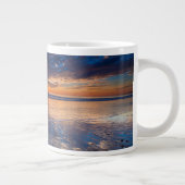 カリフォルニア州、劇的な海の海、日没 ジャンボコーヒーマグカップ (右)