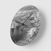 カリフォルニア州B&Wビーチ海岸線 ラウンド壁時計 (傾斜)