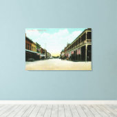 カリフォルニア州Irvin StreetHanfordのビュー キャンバスプリント (インサイチュ (ウッドフロア))