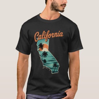 カリフォルニア海岸のヤシの木 レトロな海の夕日 ビーチ Tシャツ