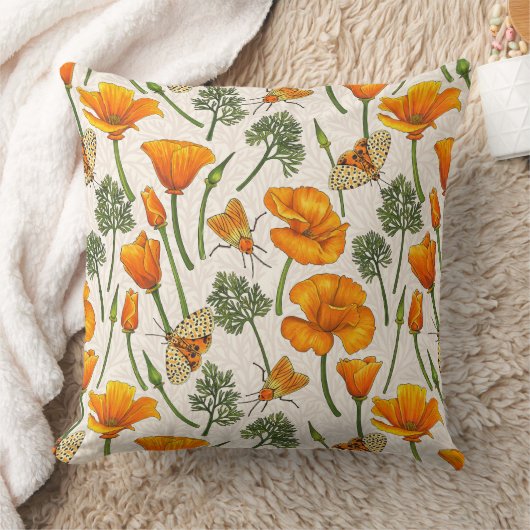 カリフォルニア産のケシと蛾が白い上に2 クッション (ブランケット)