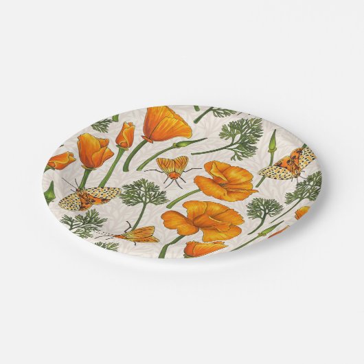 カリフォルニア産のケシと蛾が白い上に2 ペーパープレート (アングル)