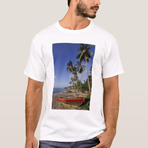 カリブ海 グレナダ セントジョージ ヤシの木並木のボート Tシャツ