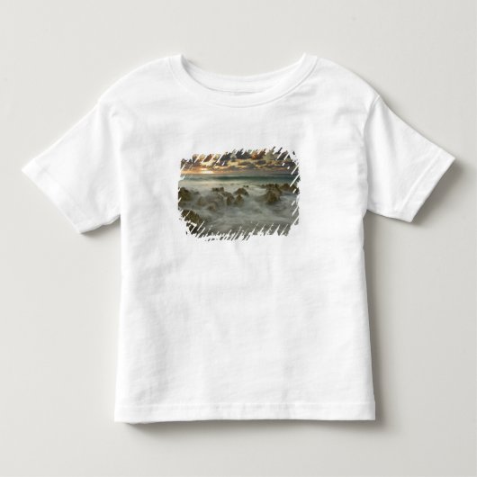 カリブ海、ケイマン諸島。打ち寄せる波 3 トドラーTシャツ (正面)