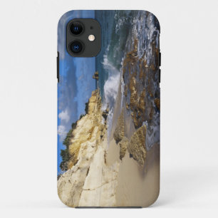 カリブ海、セント・マーチン島、キュペコイ・ビーチの崖 iPhone 11 ケース