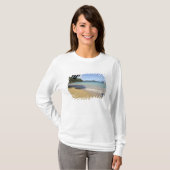 カリブ海 - トバゴ - 大西洋に面したビーチ Tシャツ (正面フル)
