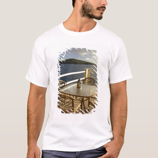 カリブ海、米領バージン諸島、セント・トーマス島。景色 Tシャツ (正面)