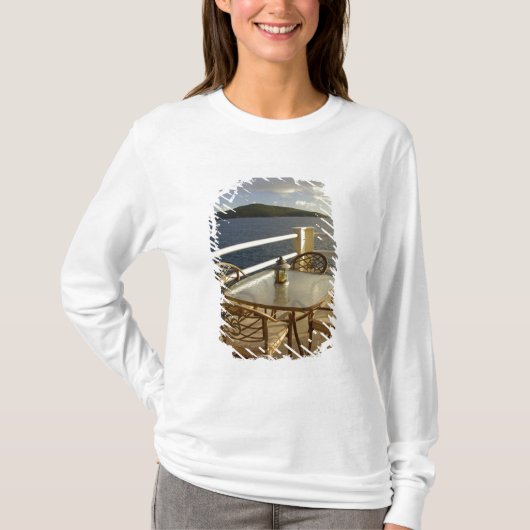 カリブ海、米領バージン諸島、セント・トーマス島。景色 Tシャツ (正面)