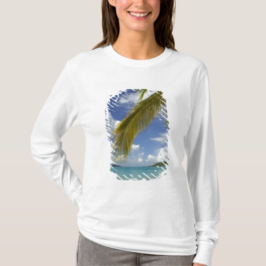 カリブ海、米領バージン諸島、セント・トーマス島 Tシャツ (正面)