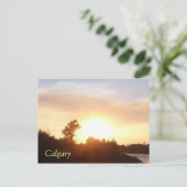 カルガリーのスカイラインに夕日 ポストカード (スタンド正面)